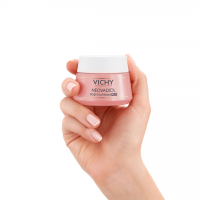 Vichy Neovadiol Rose Platinum revitalizáló és nedvességgel feltöltő éjszakai arckrém